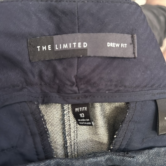 The Limited Drew Fit Dark Wash Boot Cut Jeans in 10 Petite - Picture 6 of 6